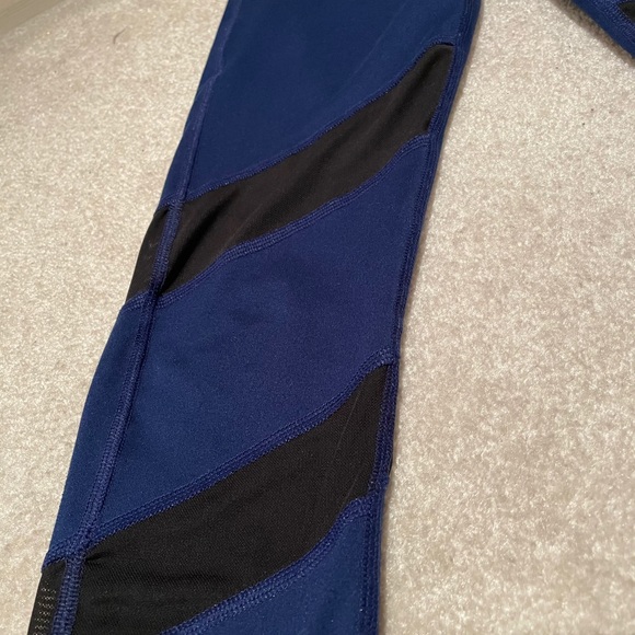 Fabletics Blue Leggings with Mesh Size XXS - Picture 3 of 6